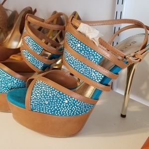 Sexy tan, turquoise sling backs with silver detail